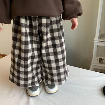 Detské nohavice 2023 jeseň a v zime nový kórejský detské oblečenie kórejská verzia retro vlnené plyšové kockované nohavice pre deti